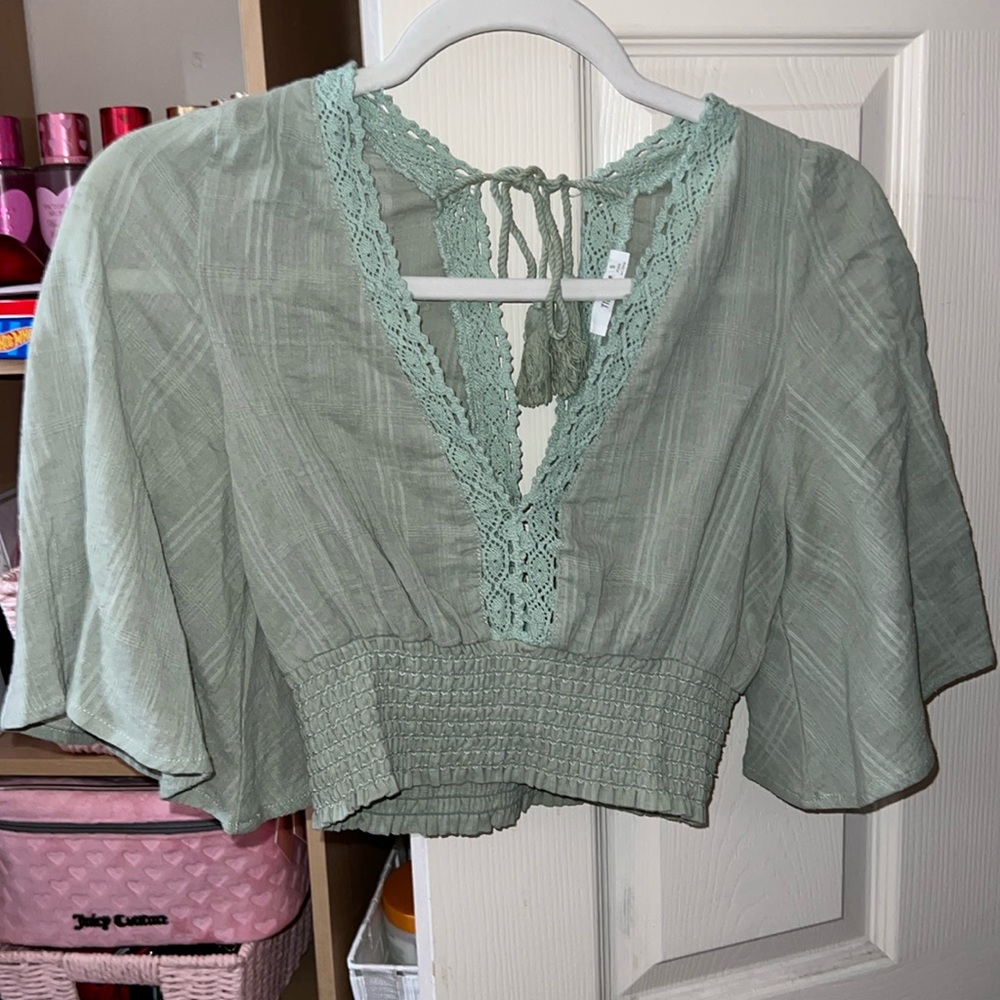 Boho Sage Green Cropped Blouse Lace Trim - Picture 1 of 6